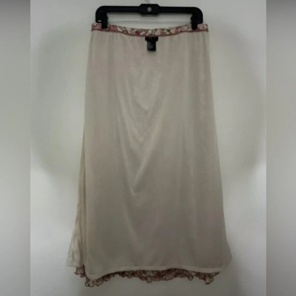 R.Q.T. skirt women’s size M fully lined rose lace beautiful - Picture 7 of 8